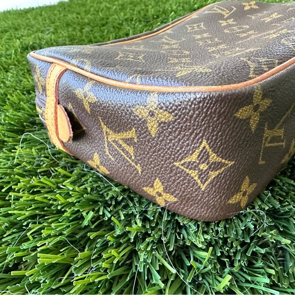 Auth Louis Vuitton pouch clutch bag - Picture 4 of 9